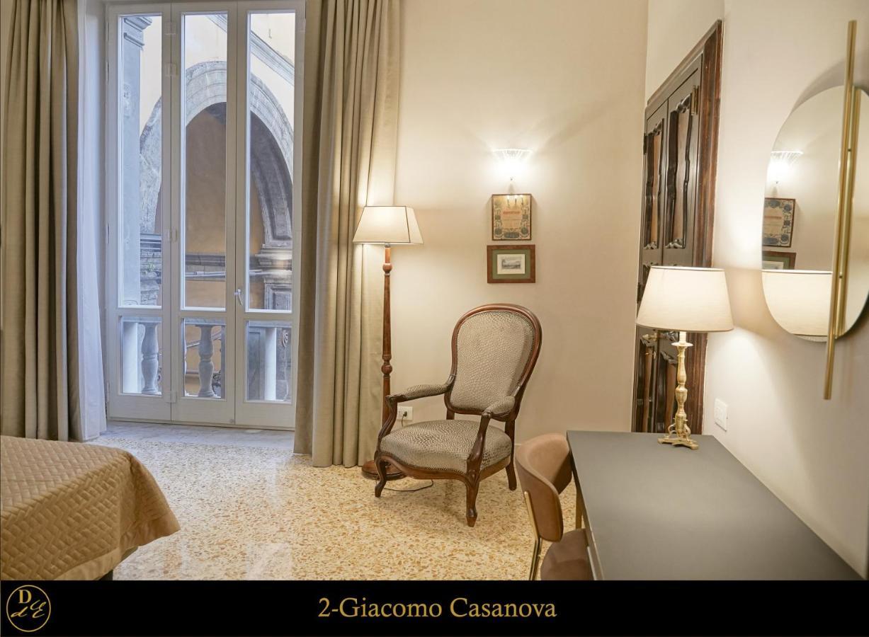 Dimora Donna Elena Bed & Breakfast Napoli Bagian luar foto