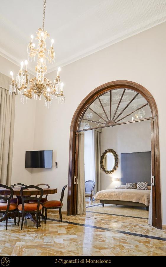 Dimora Donna Elena Bed & Breakfast Napoli Bagian luar foto