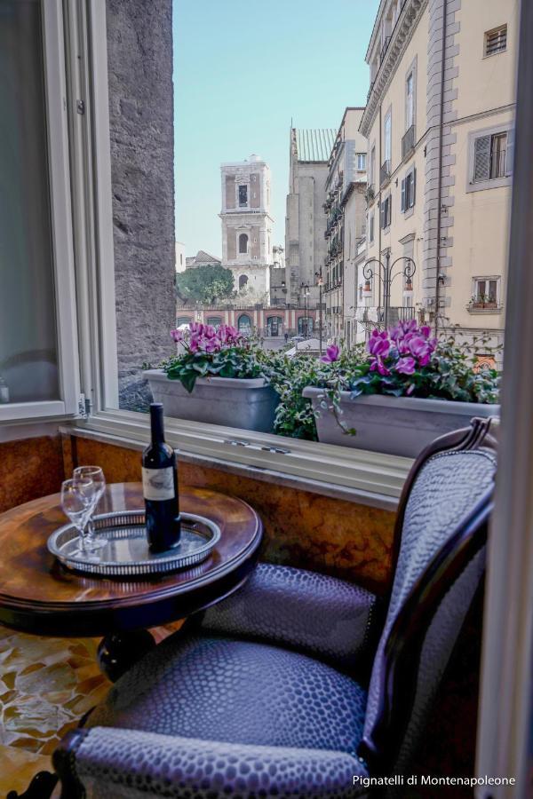 Dimora Donna Elena Bed & Breakfast Napoli Bagian luar foto