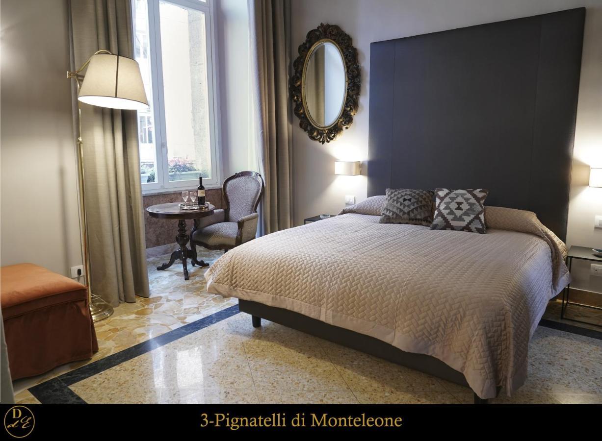 Dimora Donna Elena Bed & Breakfast Napoli Bagian luar foto